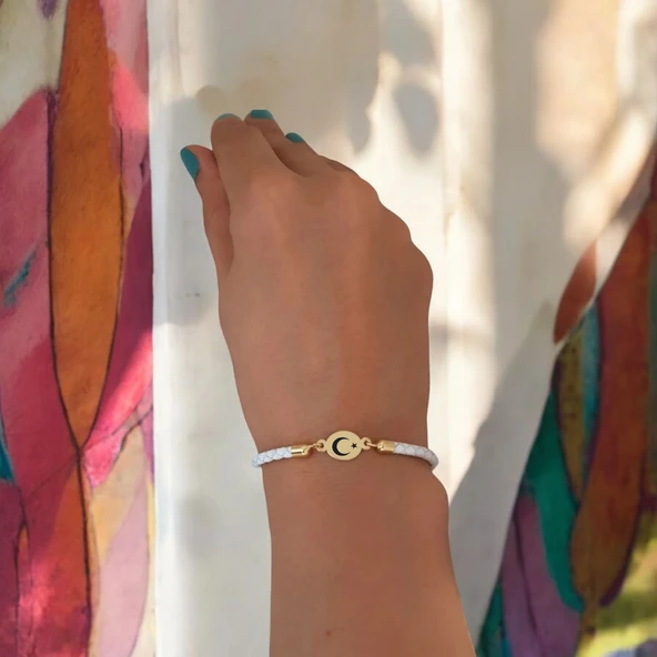 Sembole Özel 14 Ayar Altın Plakalı Oval Motifli Doğal Beyaz Derili Hediye Bileklik-314 - Resim 2