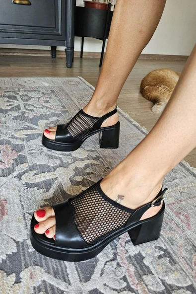 022 20543 Topukla Kadın Kalın Topuklu File Ayakkabı ürün görseli