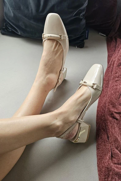 056 2273 Topukla Kadın Kalın Topuklu Aksesuarlı Günlük Ayakkabı - Resim 4