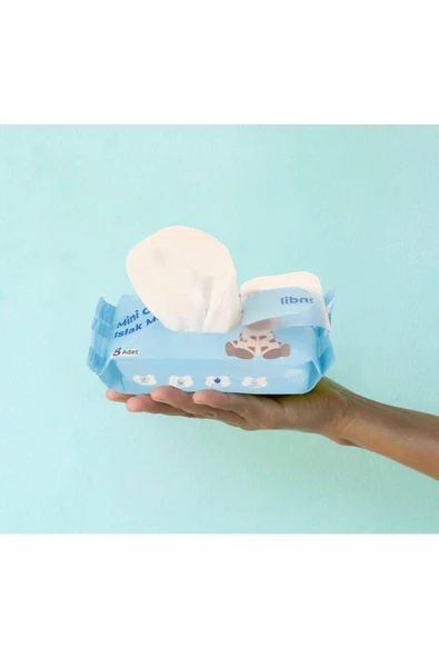 2 Adet 8’li Paket Sevimli Desenli Mini Cep Islak Mendil Hijyenik Çocuk ve Bebek İçin Seyahat Cep Boy - 3