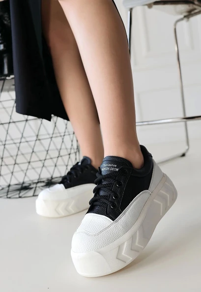 BİÇOMİ Emwa Siyah Cilt Bağcıklı Spor Ayakkabı ürün görseli