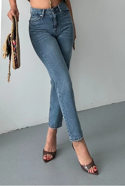 Mom fit kar yıkama bıyık detaylı jeans pantolon d2006 - 2