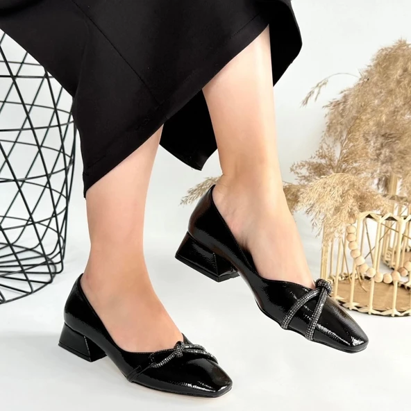 BİÇOMİ Estay Siyah Rugan Topuklu Ayakkabı - Resim 4