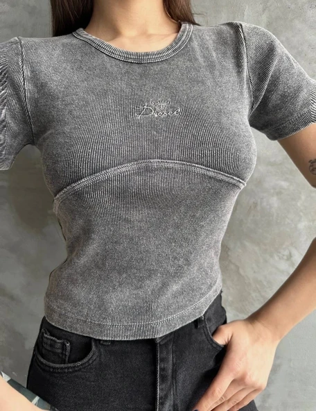 BİÇOMİ Nakış işlemeli asit yıkamalı bluz - Resim 2