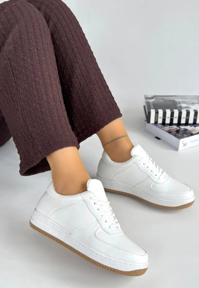 BİÇOMİ Ceyyan Beyaz Cilt Bağcıklı Spor Ayakkabı ürün görseli