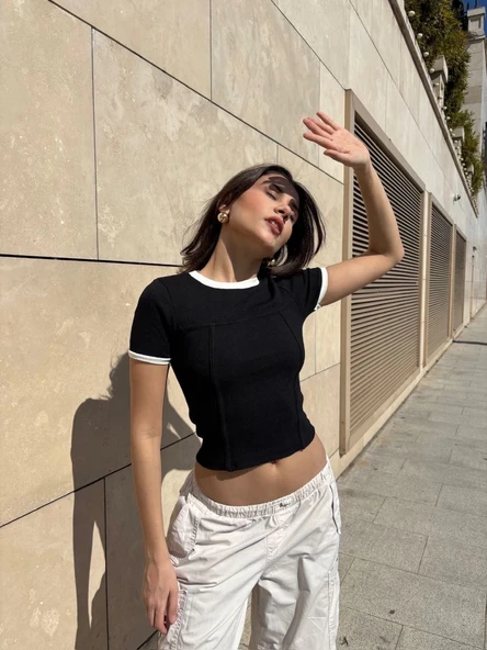 BİÇOMİ Yaka kol garnili ön parçalı bluz ürün görseli