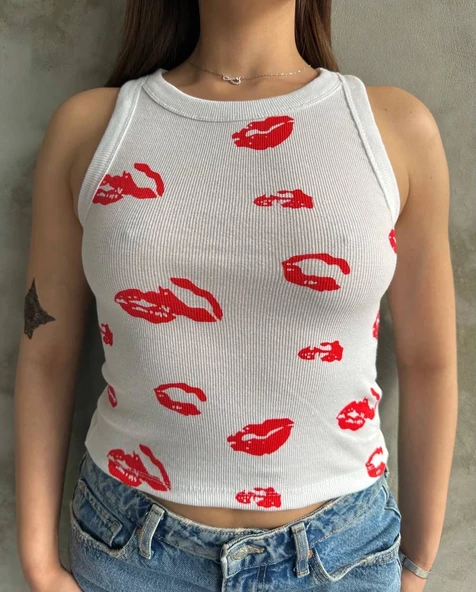 BİÇOMİ Öpücük baskılı bluz ürün görseli