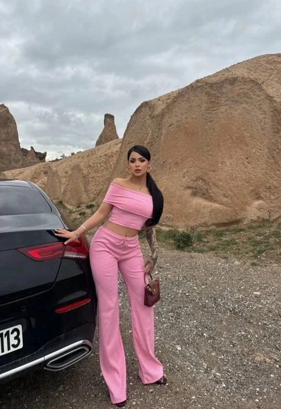 BİÇOMİ Madonna yaka bol paça pantolonlu takım ürün görseli