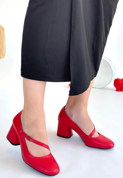 BİÇOMİ Kier Kırmızı Cilt Topuklu Ayakkabı ürün görseli
