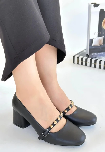 BİÇOMİ Tino Siyah Cilt Topuklu Ayakkabı ürün görseli