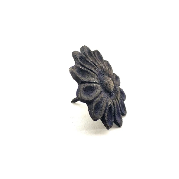 Antika Tarz Dekoratif Pirinç Papatya Kabara 42 mm, Oksit