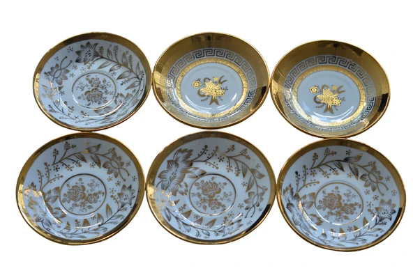 Boya Defolu Porselen 6 Kişilik Gümüş Renkli Yaldızlı Yaprak Desenli Çay Tabağı Set1