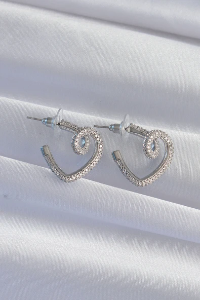 Pirinç Gümüş Renk Zirkon Taşlı Kıvrımlı Yarım Kalp Küpe - Resim 2