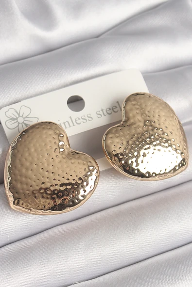 Pirinç Gold Renk İşlemeli Kalp Model Kadın Küpe ürün görseli 1