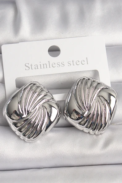 Pirinç Gümüş Renk İşlemeli Kare Model Kadın Küpe ürün görseli 1