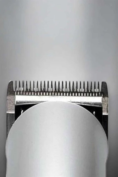 Erkeklere Özel Şarjlı Saç ve Sakal Kesme Tıraş Makinesi Seti