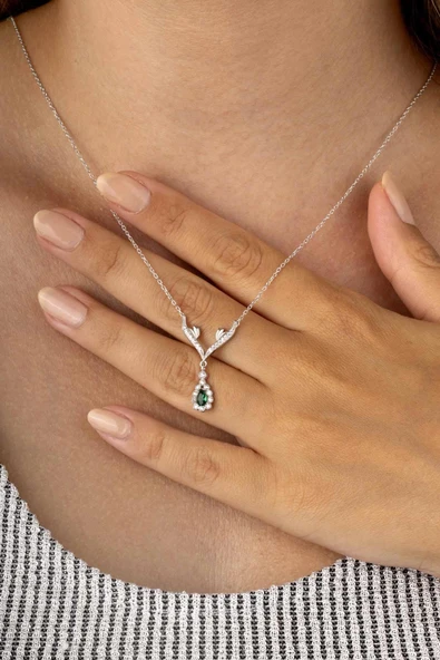 Gümüş Pazarım Beyaz Altın Kaplama Zümrüt Damla Taşlı Su Yolu Kadın Gümüş Kolye ürün görseli 1