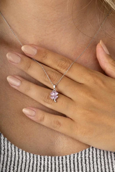 Gümüş Pazarım Pembe Taşlı Dört Yapraklı Yonca Kadın Gümüş Kolye ürün görseli 1