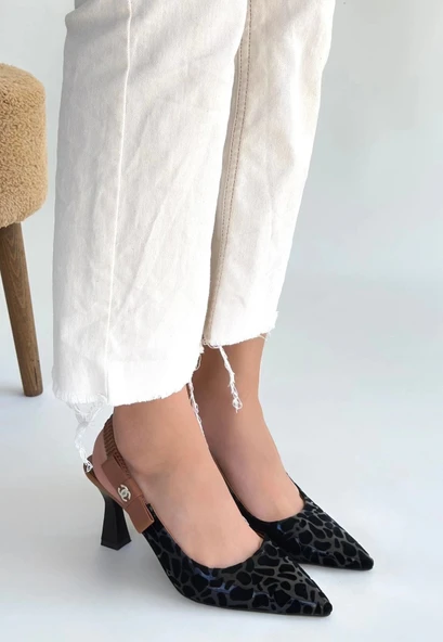 Toran Beyaz Rugan Siyah Süet Detaylı Topuklu Ayakkabı - Resim 3