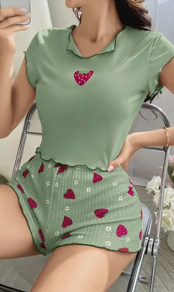 Litae Yeşil Çilek Desenli Askılı Şortlu Pijama Takım ürün görseli 1