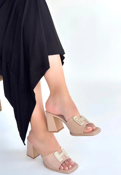 BİÇOMİ Caren Bej Cilt Topuklu Terlik ürün görseli