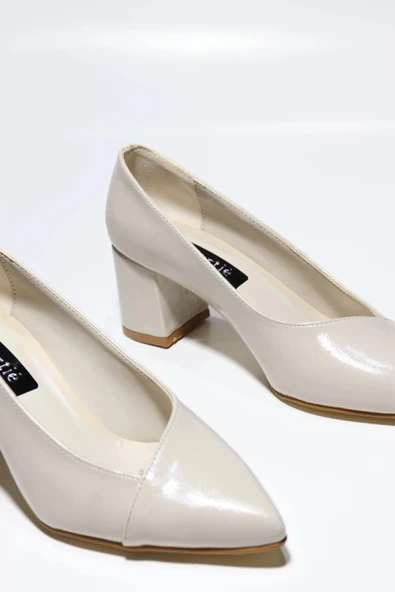 Krem Rengi Sivri Burun Kalın Topuklu Ayakkabı - Resim 4