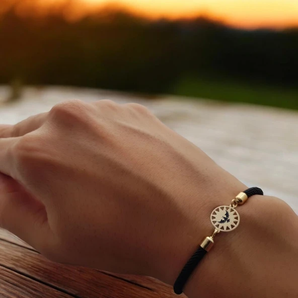 Sembole Özel Siyah Örgü İpli 14 Ayar Altın Plakalı Güneş Motifli Hediye Bileklik-321 ürün görseli