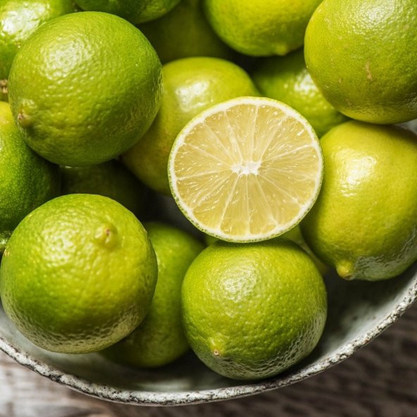 Tüplü Aşılı Tahiti Lime Çekirdeksiz Limon Fidanı ürün görseli 1