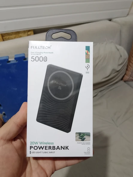 FP14 5000 mAh 20WATT Usb-C LED Işıklı Wireless Slim Taşınabilir Kablosuz Powerbank ürün görseli 1