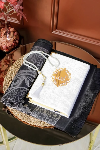 Hediyelik Kuran Seti Rahleli Ahşap Kuran Standı Kadife Kuran İnci Tesbih Seccade Seti - Resim 2