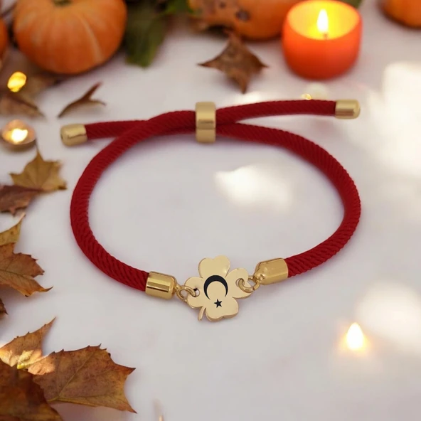 Sembole Özel Kırmızı İpek Örgülü 14 Ayar Altın Plakalı Çiçek Figürlü Hediye Bileklik-324 ürün görseli