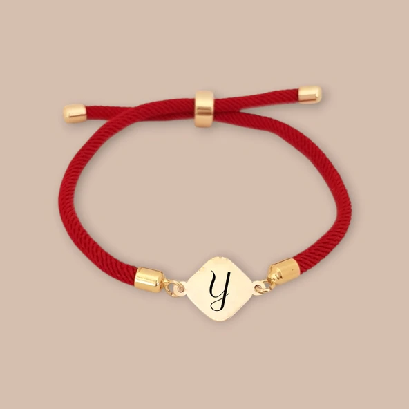 Harfe Özel 14 Ayar Altın Plakalı Eşkenar Dörtgenli Kırmızı İpek Örgülü Hediye Bileklik-326 ürün görseli