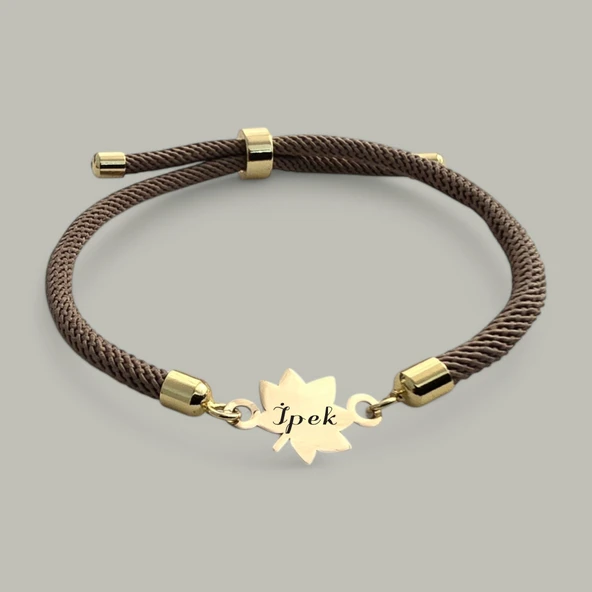 İsme Özel Yaprak Figürlü Kahverengi İpek Örgülü 14 Ayar Altın Plakalı Hediye Bileklik-331 ürün görseli
