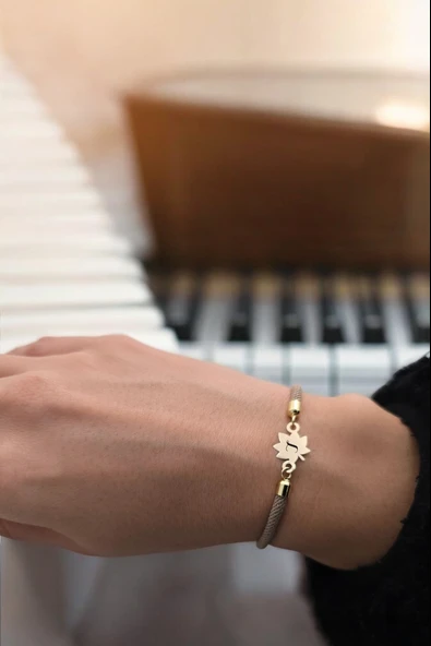 Harfe Özel 14 Ayar Altın Plakalı Yaprak Figürlü Kahverengi İpek Örgülü Hediye Bileklik-331 - Resim 2