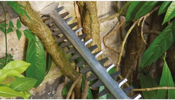 Bosch UniversalHedgeCut 70 Çit Kesme Makinesi - 06008C0903 - 6