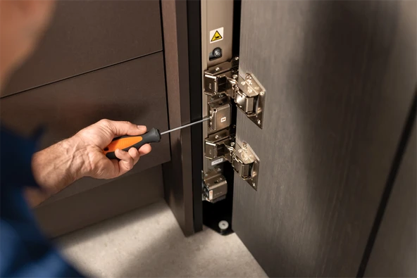 Blum Revego Uno + Duo Açılır ve Katlanır İçeri Kayar Kapak Sistemi - Resim 5