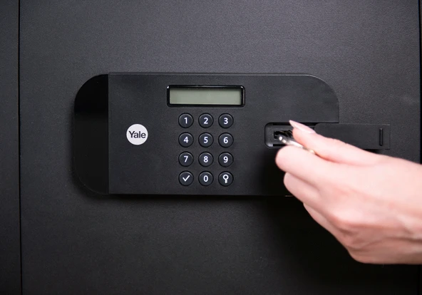 Yüksek Güvenlikli Motorlu Laptop Tipi Kasa - YLEB/200/EB1 - 4