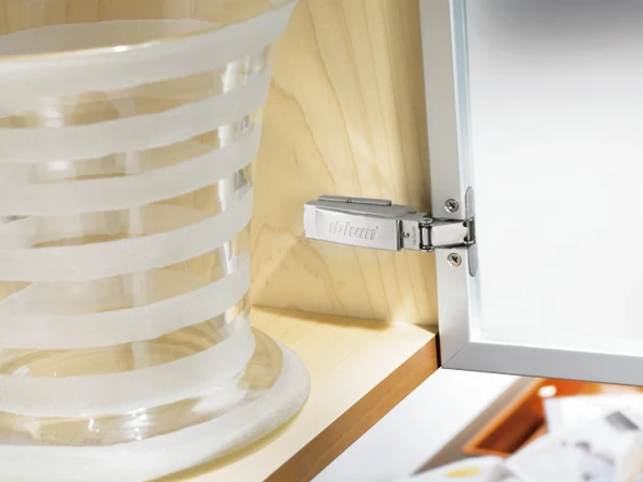 Blum Clip Top Yarım Deve Alüminyum Profil Kapak Menteşesi 71T960A + 173L6100 - Resim 4