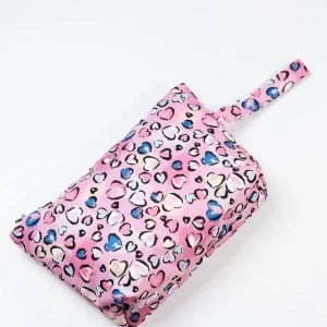 Makyaj Çantası Ve Çok Amaçlı El Çantası Kalp Desenli ürün görseli 1