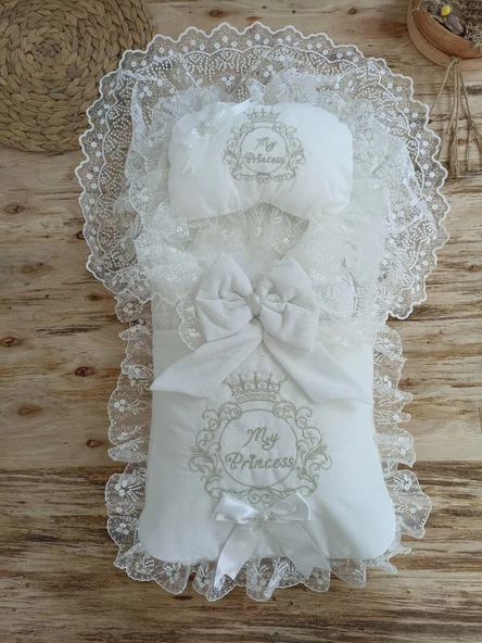 Yenidoğan Nil Taç Nakışlı Hayal Güpürlü Trilüks Kundak Bebek Battaniyesi 3lü Alt Açma Seti ürün görseli