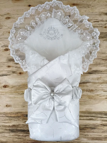 Yenidoğan Pırıltı Taç Nakışlı İnci Delüks Kundak Bebek Battaniyesi ürün görseli