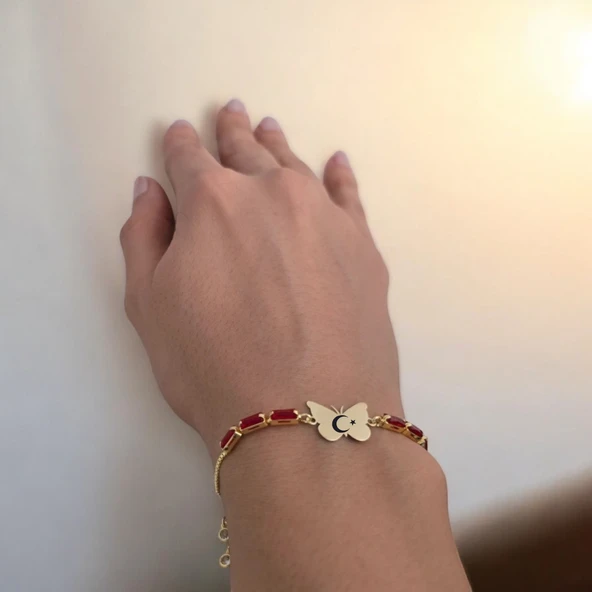 Sembole Özel Zincirli Kırmızı Taş Desenli 14 Ayar Altın Plakalı Kelebek Figürlü Hediye Bileklik-346 ürün görseli