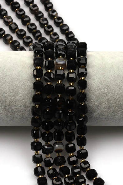 Siyah Akik Doğal Taş Dizi 7 mm Küp Kesim ürün görseli