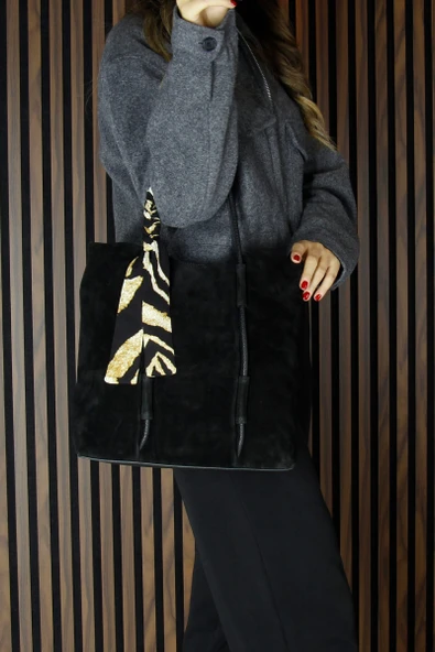 Erkan Saçmacı Siyah Hakiki Dana Süet Manyetik Kapaklı Fermuarlı İç Cepli Askılı Büyük Boy Günlük Omuz Çantası - 3