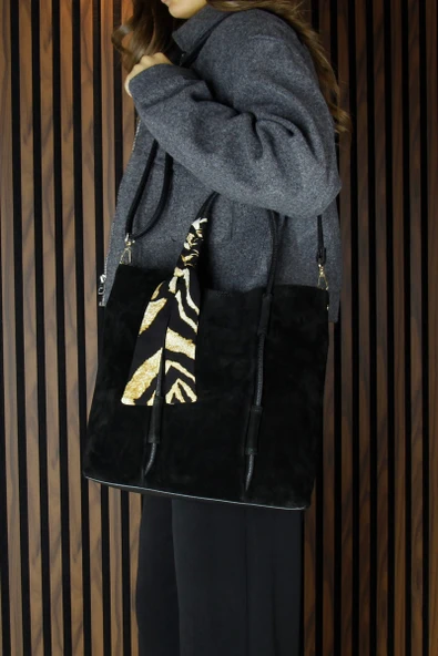 Erkan Saçmacı Siyah Hakiki Dana Süet Manyetik Kapaklı Fermuarlı İç Cepli Askılı Büyük Boy Günlük Omuz Çantası - 5