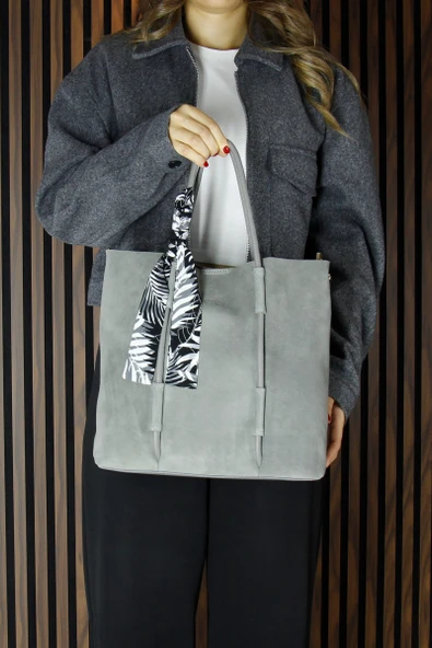 Erkan Saçmacı Gri Hakiki Dana Süet Manyetik Kapaklı Fermuarlı İç Cepli Askılı Büyük Boy Günlük Omuz Çantası