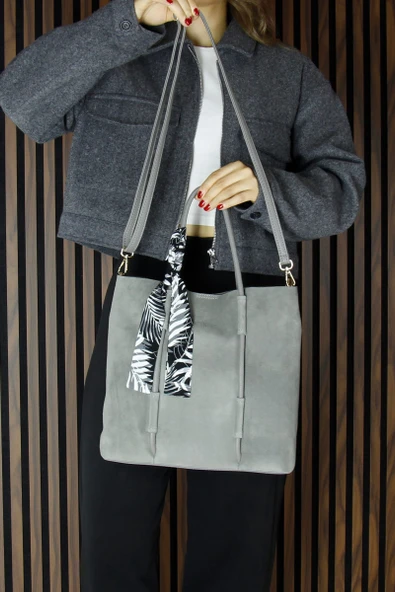 Erkan Saçmacı Gri Hakiki Dana Süet Manyetik Kapaklı Fermuarlı İç Cepli Askılı Büyük Boy Günlük Omuz Çantası - 4