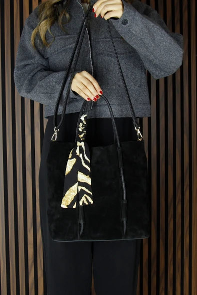 Erkan Saçmacı Siyah Hakiki Dana Süet Manyetik Kapaklı Fermuarlı İç Cepli Askılı Büyük Boy Günlük Omuz Çantası - 4