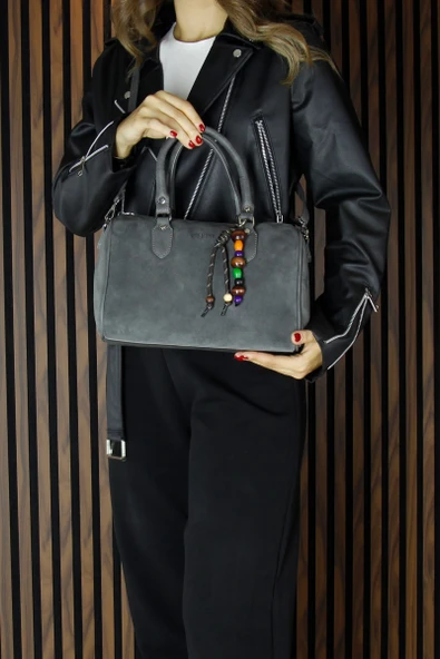 Erkan Saçmacı Gri Hakiki Dana Süet Fermuarlı İç Cepli Askılı Boncuk Aksesuarlı Günlük Büyük Boy Omuz Çantası - 4