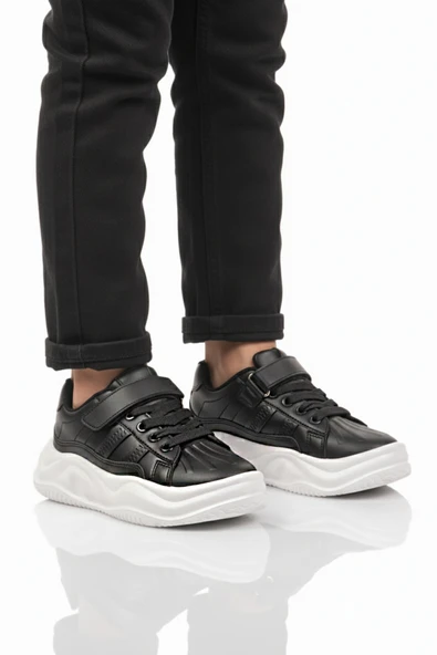 Pepino Siyah Beyaz Cırtlı Erkek Çocuk Spor Ayakkabı ürün görseli